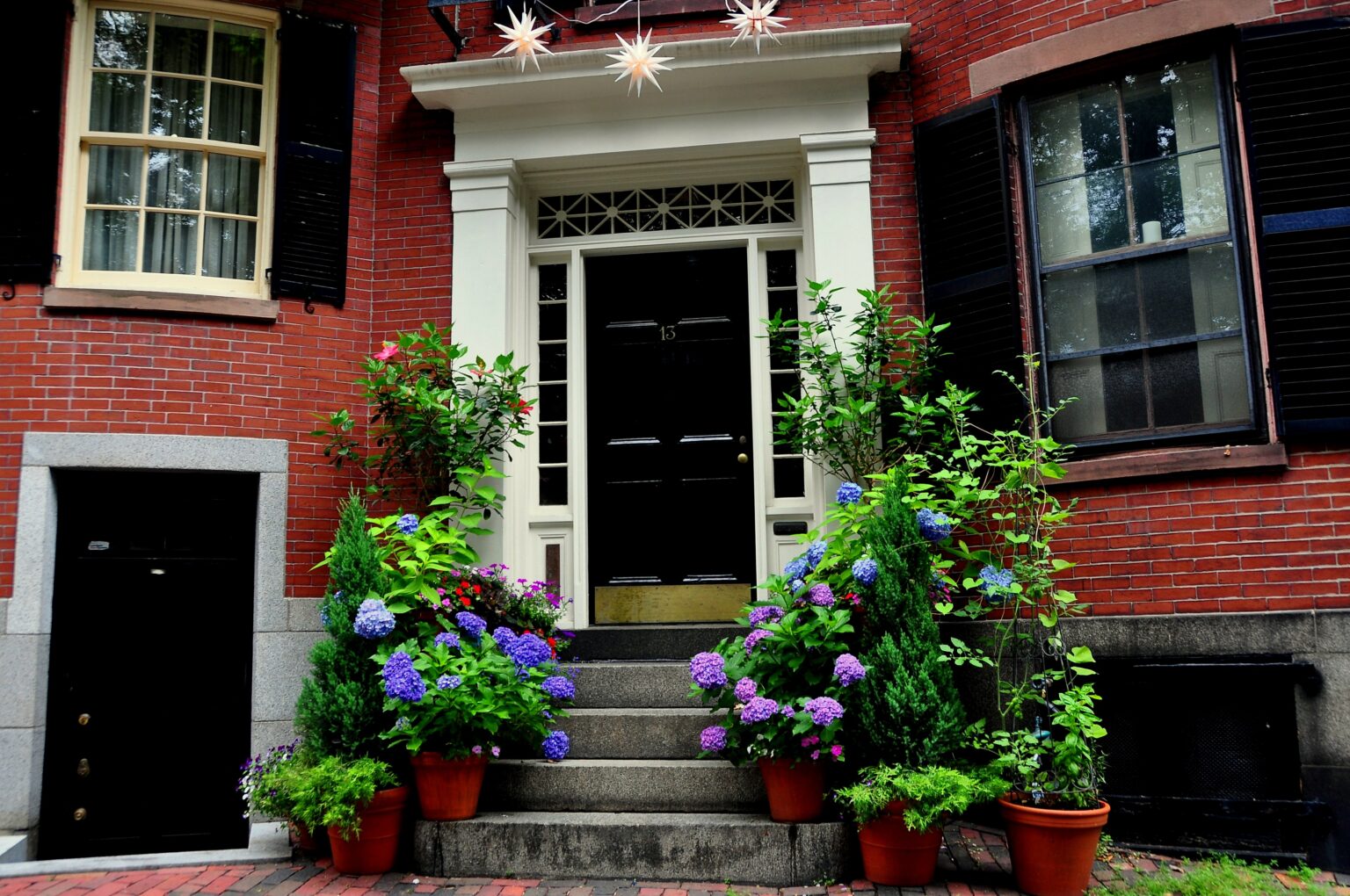 12 Small Front Yard Landscaping Ideas On A Budget